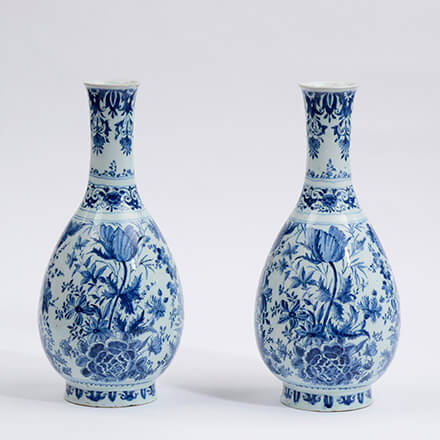 Object no. 1899 Pair of blue and white bottle vases. Delftware
