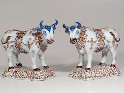 Aronson Antiquairs Antique Polychrome Cows