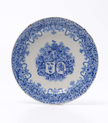 D1244. Blue And White Armorial Plate