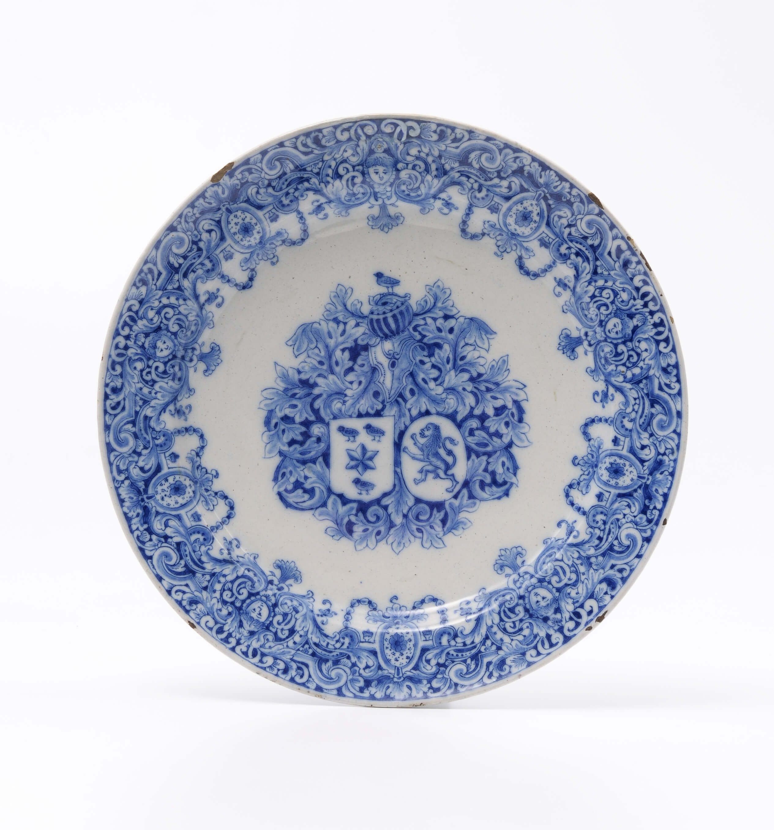 Antique dutch delftware and the shades of blue in the delftware explained at Aronson Antiquairs
