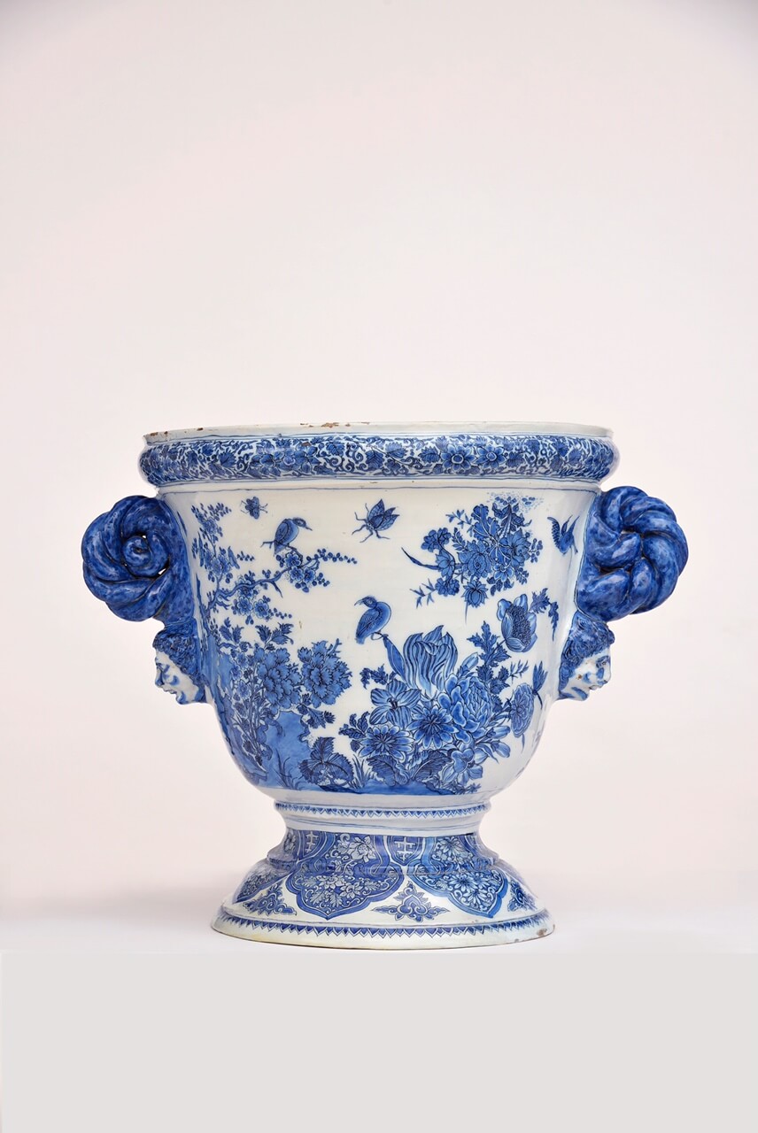 • D1526. Blue and White Massive Garden Urn