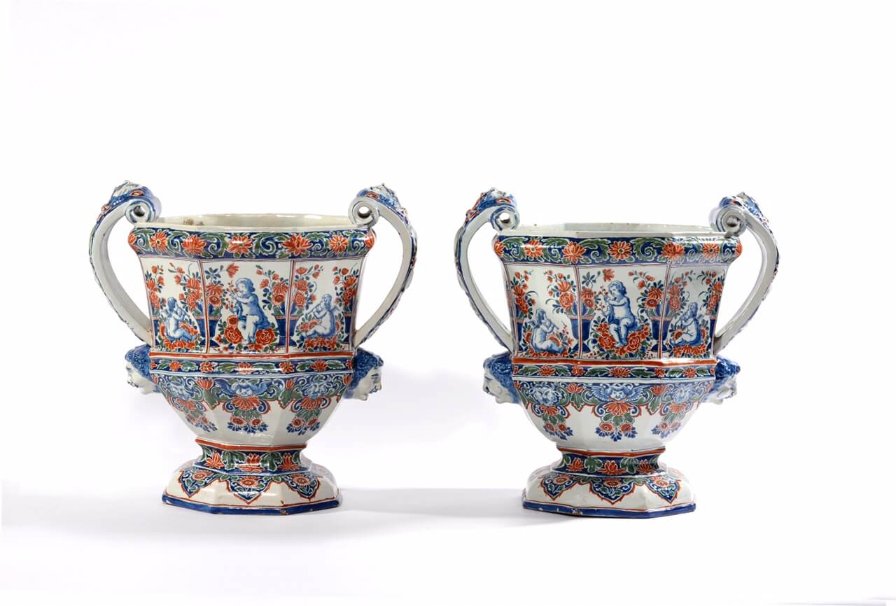 For Sale Antique Delftware Pair Of Octagonal Garden Urns D1616