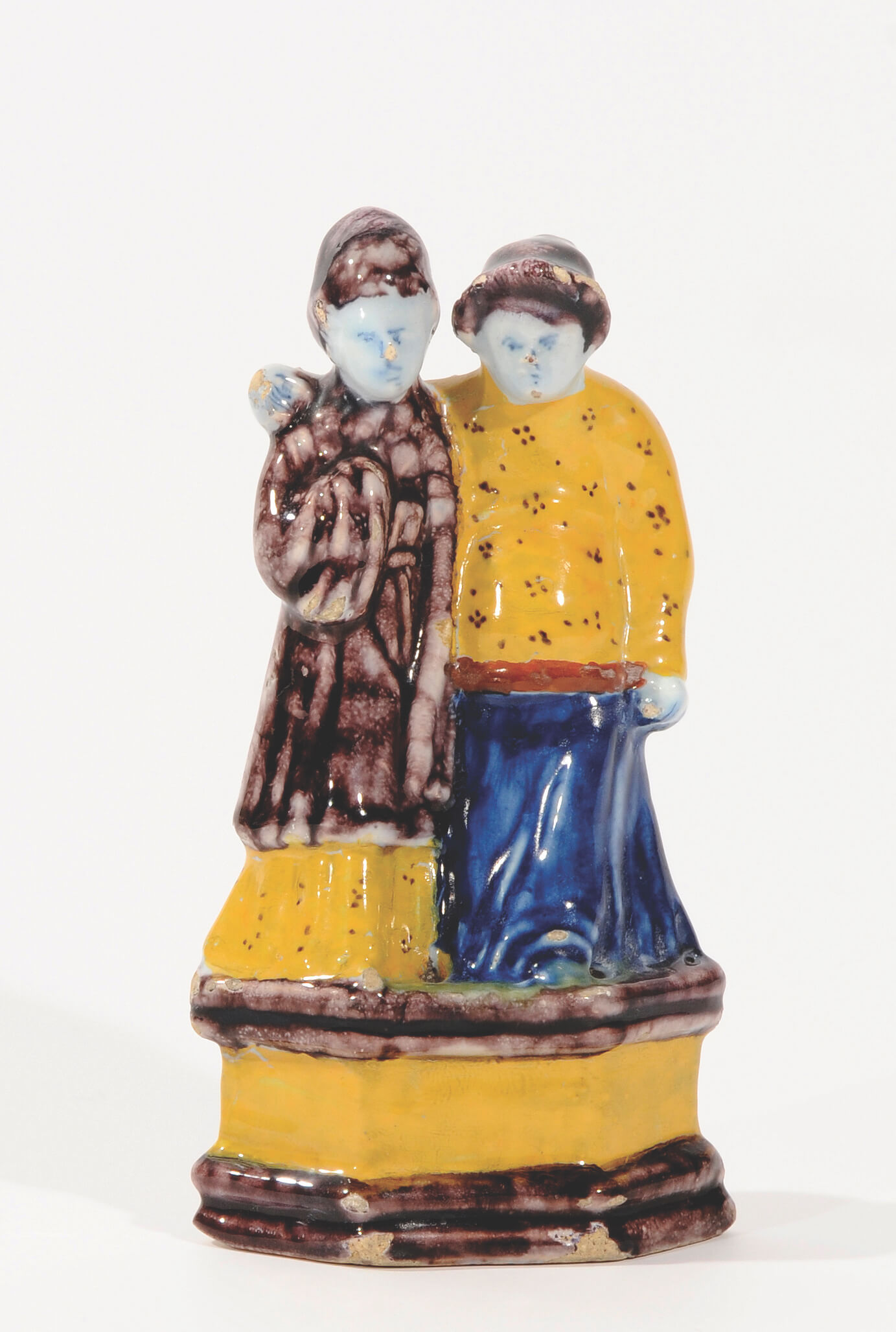 Ceramic chinoiserie figures of oriental couple