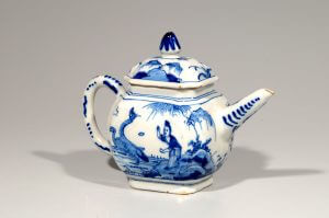 8857-chinoiserie-teapot-and-cover