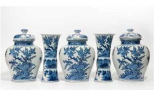 1137 - Blue and White Garniture