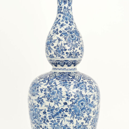 Antique Gourd Shaped Vase Bij Lambertus Van Eenhoorn, De Metale Pot At Aronson Antiquairs