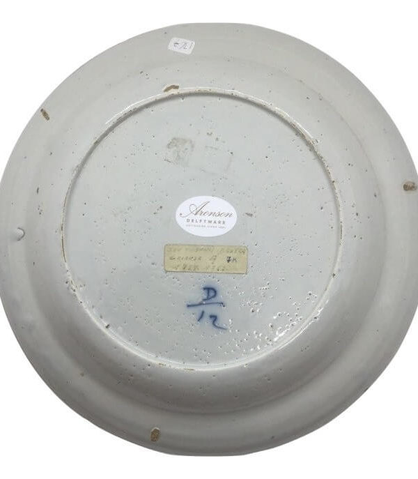 D1367. Polychrome Armorial Plate - Image 2