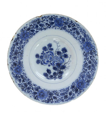 D875. Blue And White Plate