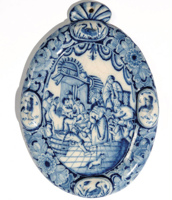 Delftware plaque for wall suspension