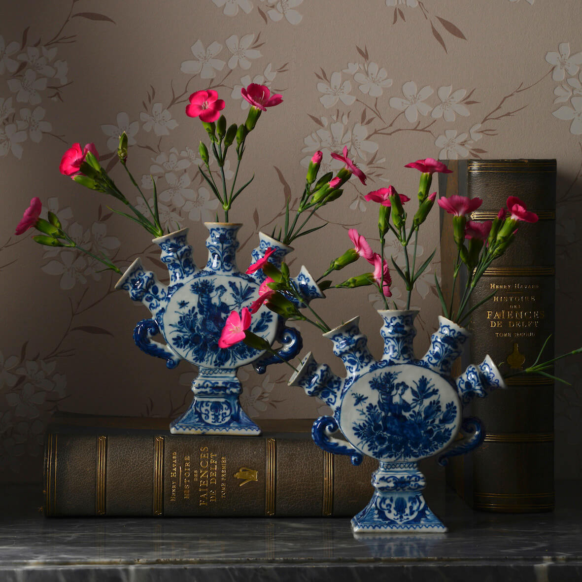 Delft blue flower vases antique Aronson