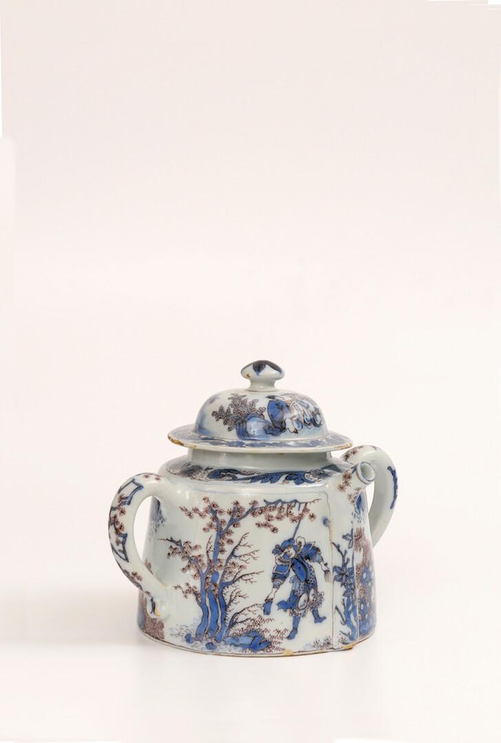 •D1209. Blue and Manganese Chinoiserie Posset Pot and Cover