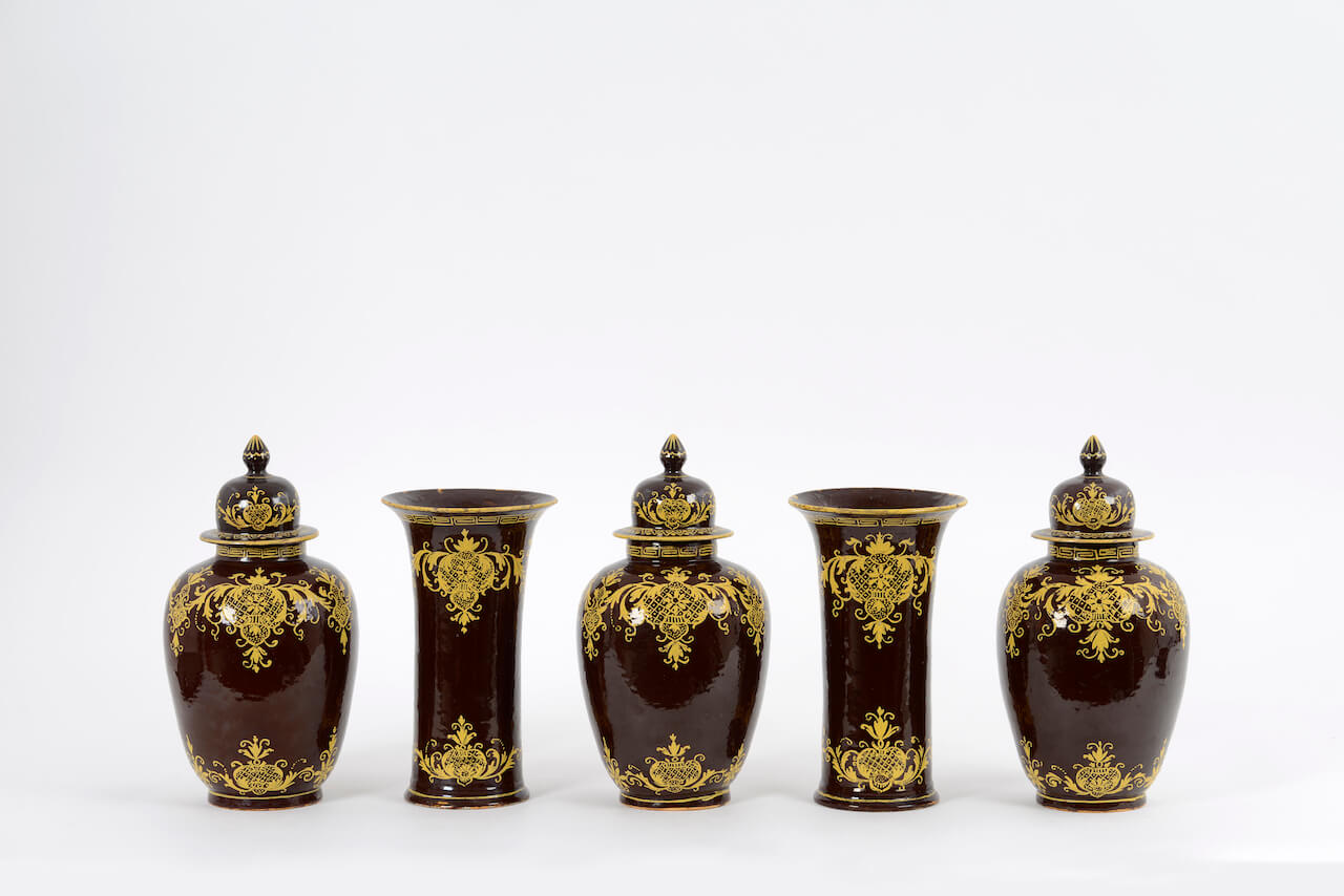 1920. Brown-Glazed Garniture