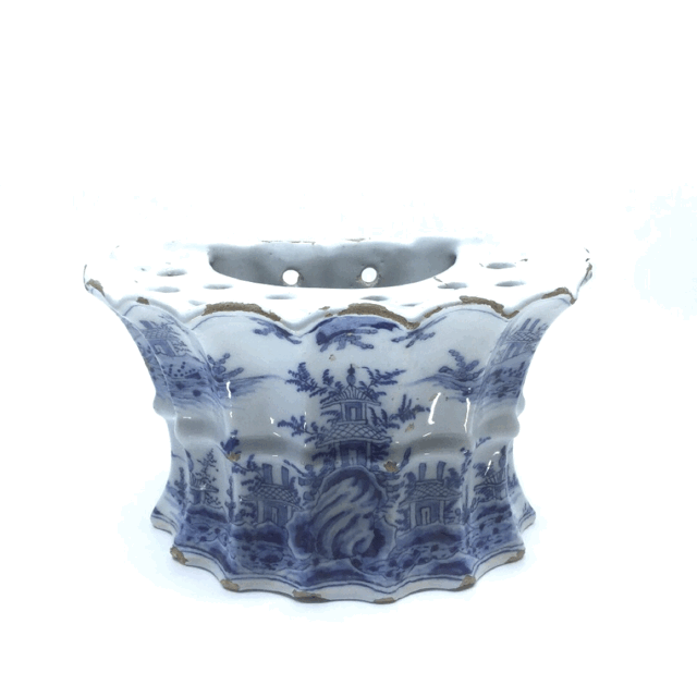 Object no. D1929 Blue and white flower holder Blue and white flower holder