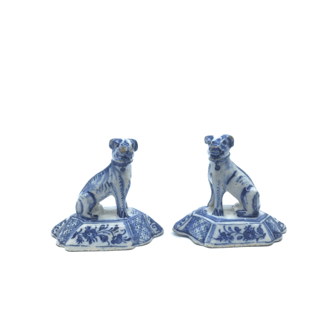 Object no. D1965 Pair of blue and white figures of seated dogs Pair of blue and white figures of seated dogs