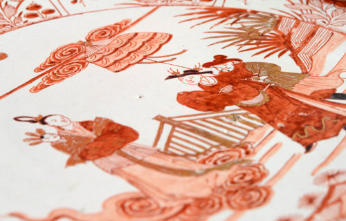 Charger chinoiserie design