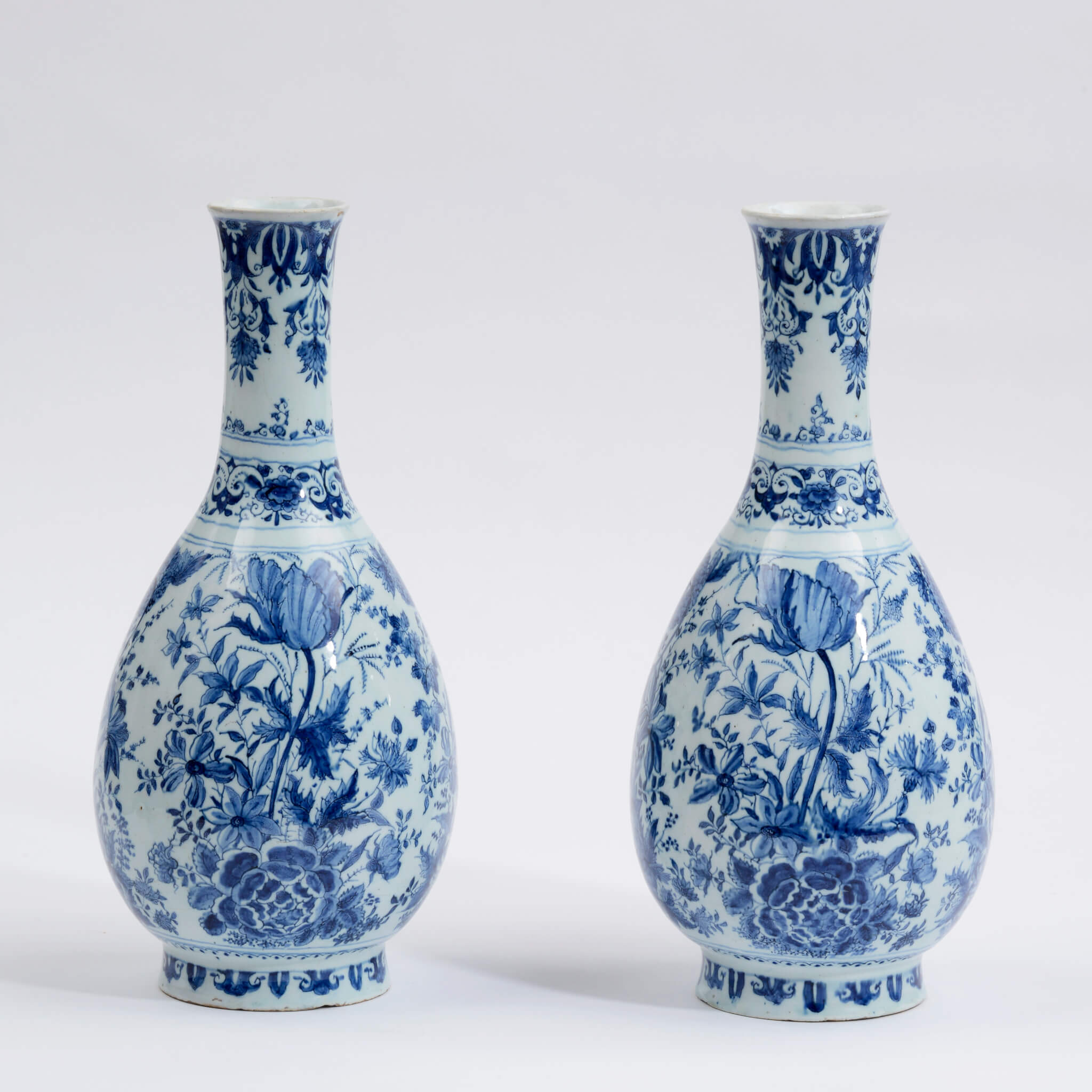 Pair of blue and white vases. Object no. 1899. Delftware