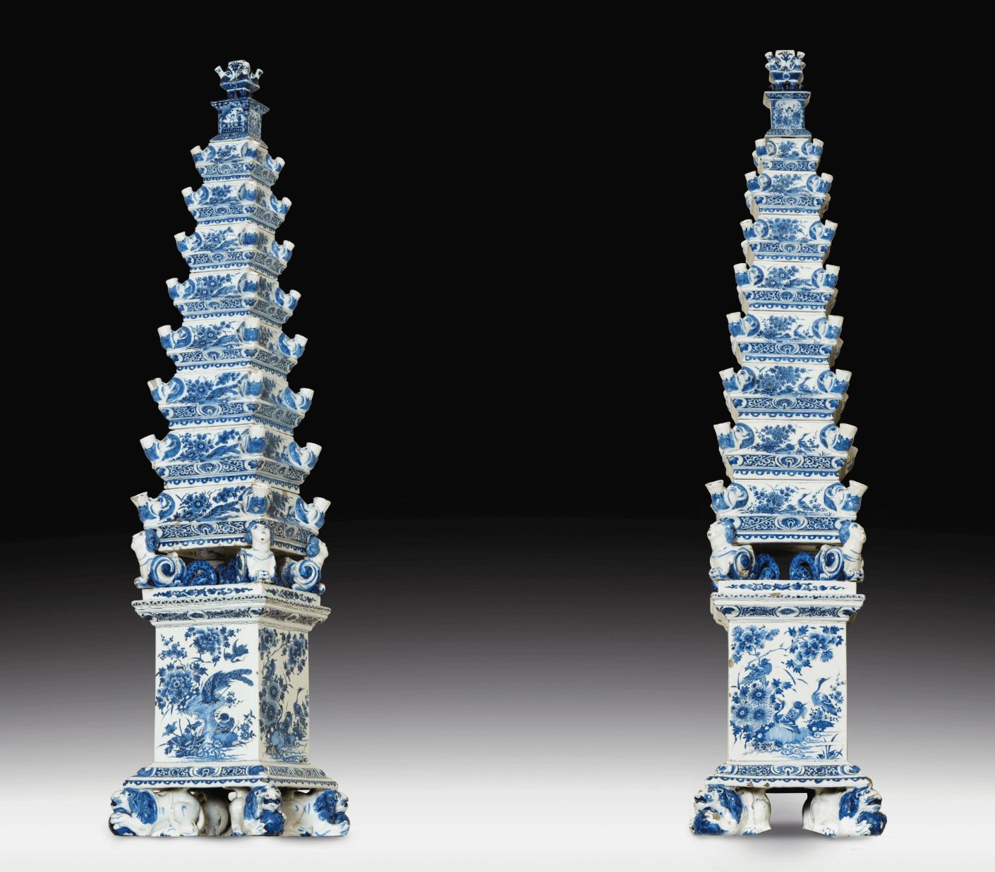Delftware blue and white vases
