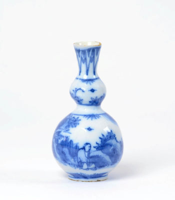 D2003. Blue And White Small Double-Gourd-Shaped Vase
