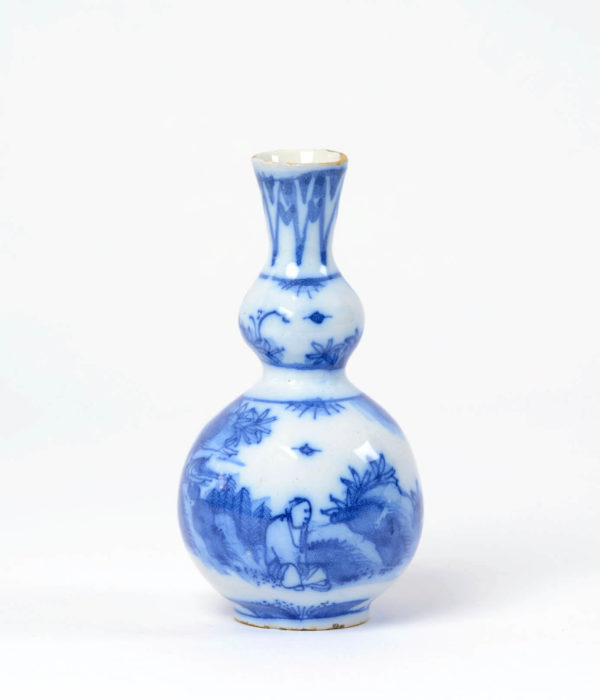 Delftware vase