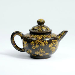 Brown-glazed teapot Brown-glazed teapot