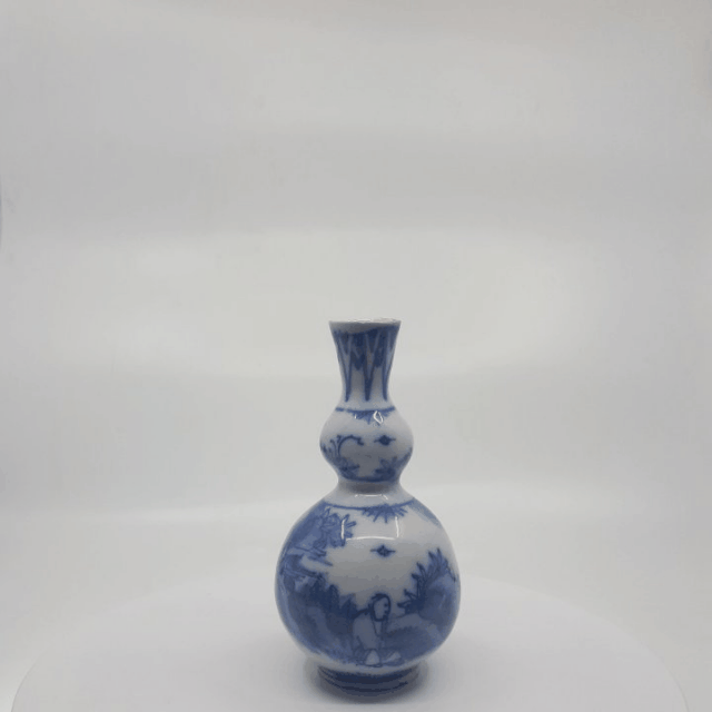 Delftware vase