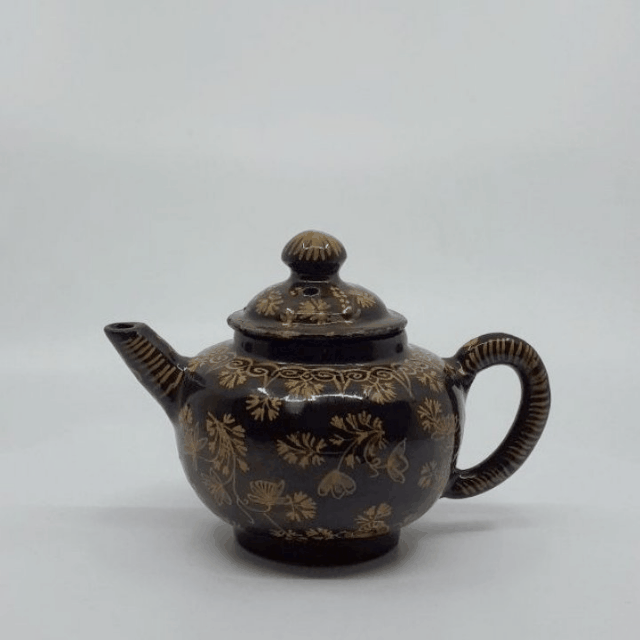 Brown-glazed teapot Brown-glazed teapot