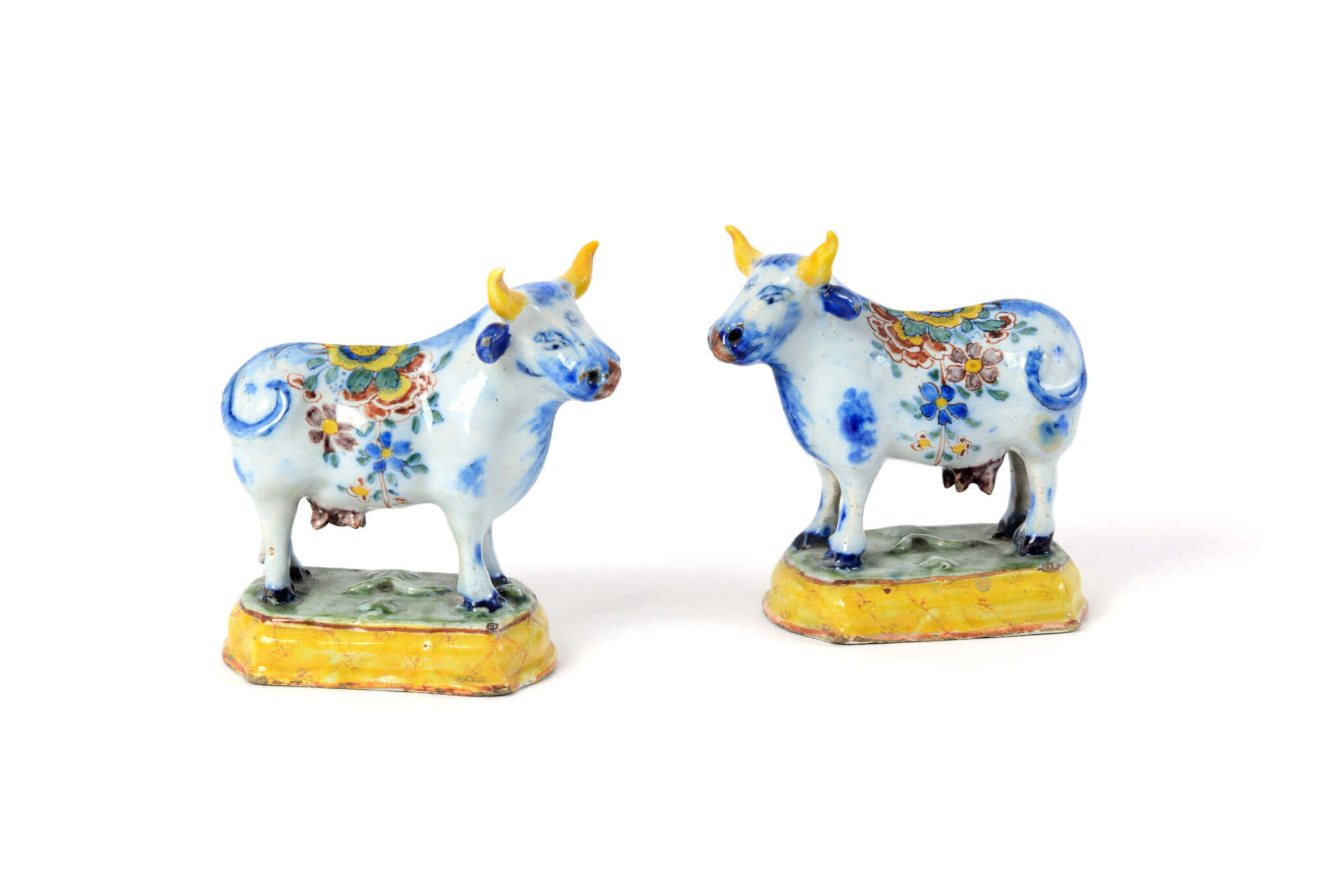 Delftware polychrome cows