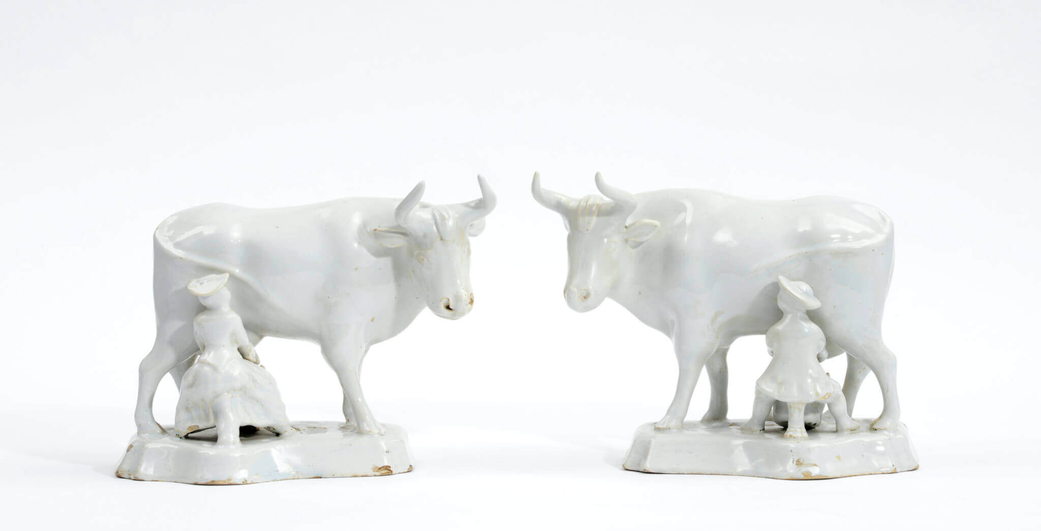 white Delftware milking group white Delftware milking group