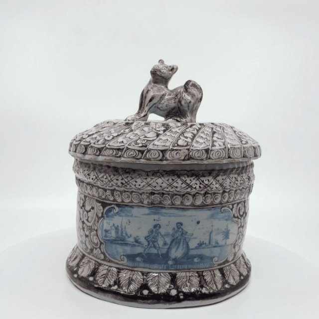 Manganese blue tobacco box Manganese blue tobacco box