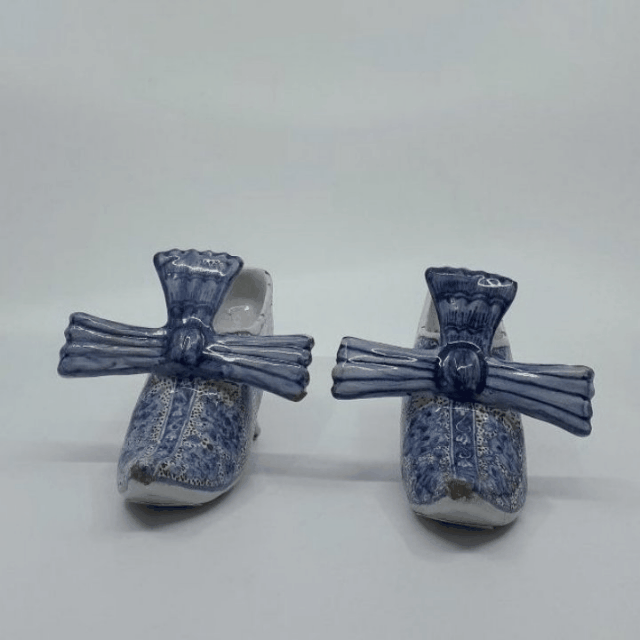 Delftware polychrome models of shoes bows Delftware polychrome models of shoes bows
