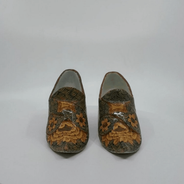 Polychrome models of shoes Polychrome models of shoes