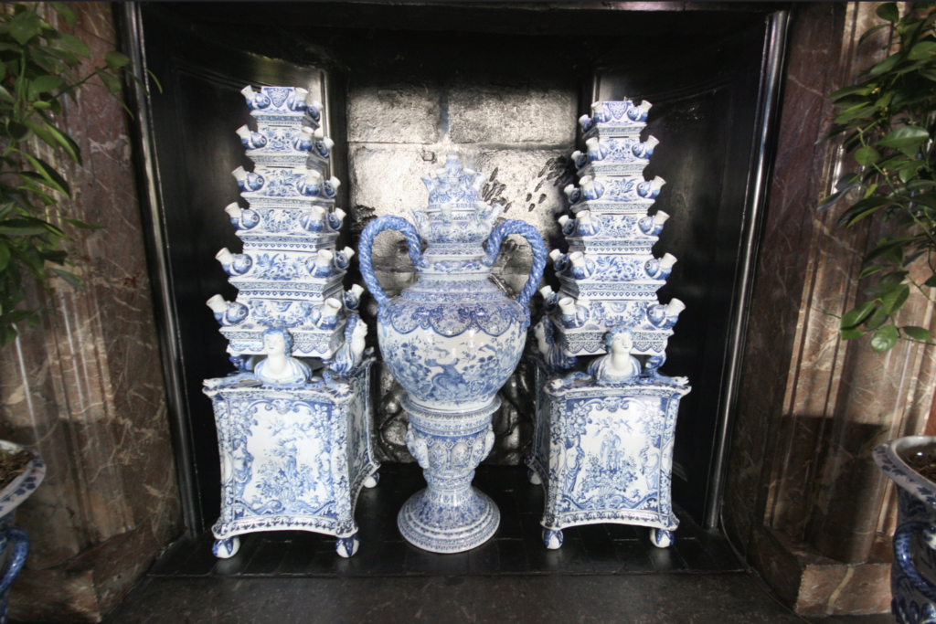 William Cavendish’s Delftware Collection – Aronson Antiquairs of ...