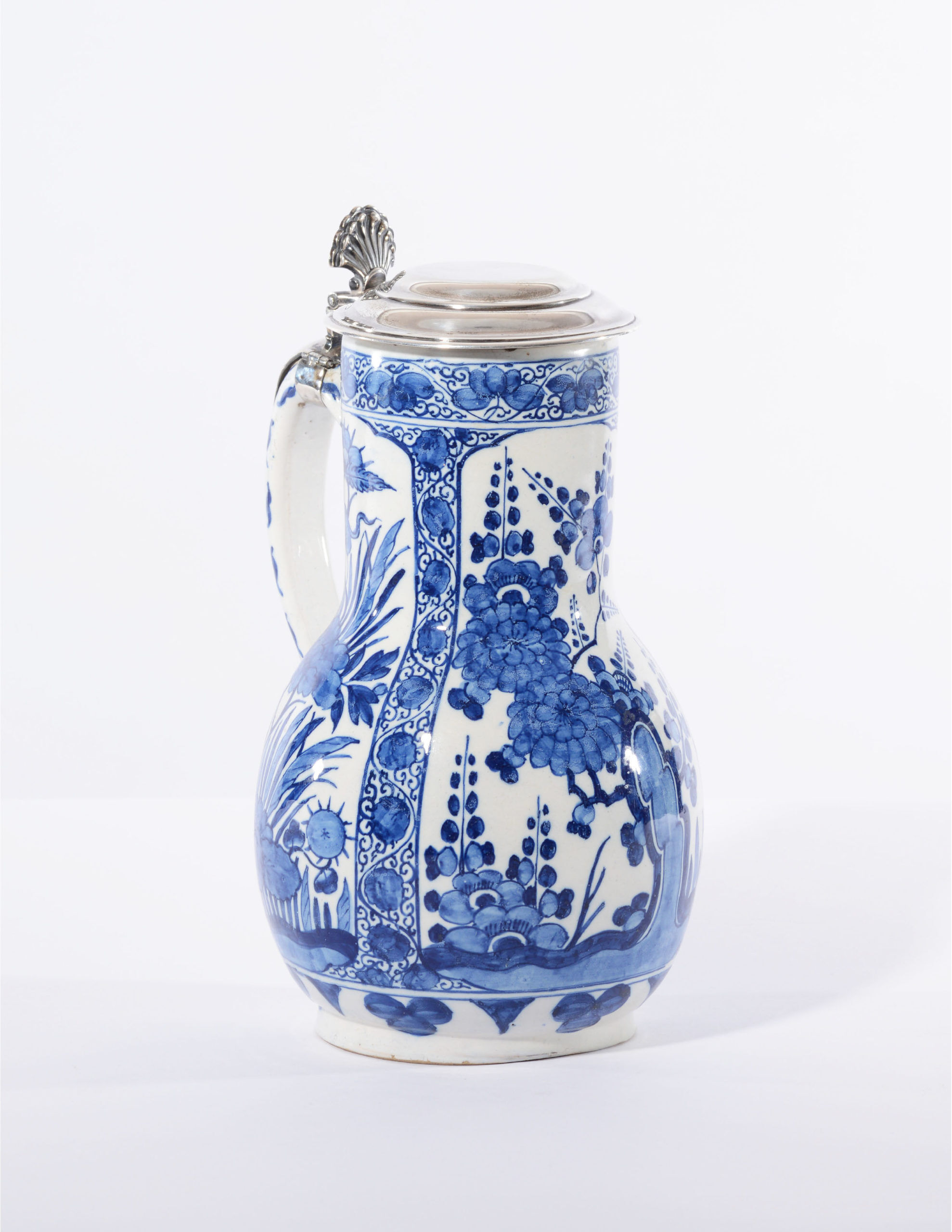 d2133 Blue and White Jug