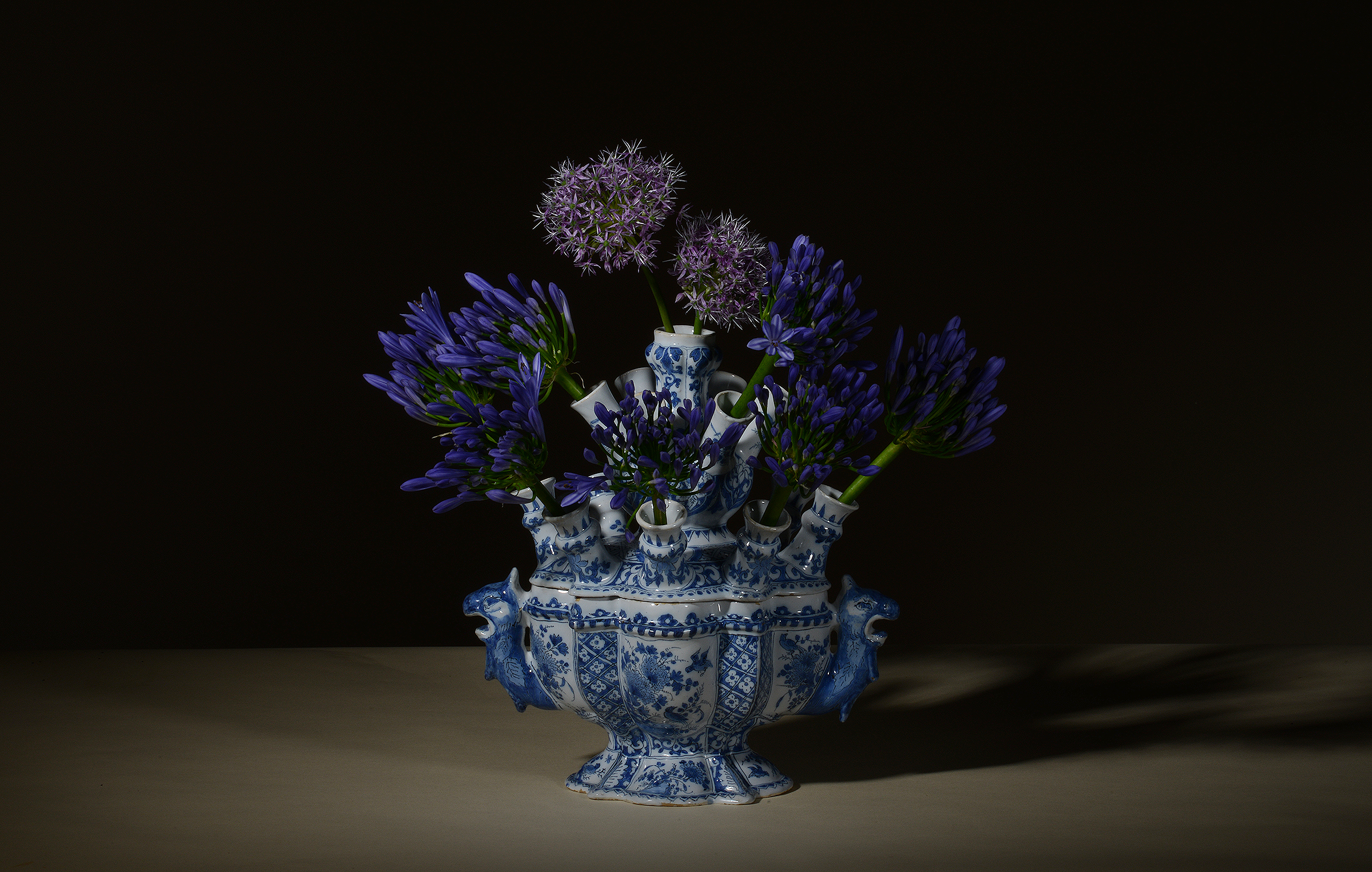 Homepage Aronson Delftware Delftware Tulipvase, c 1695