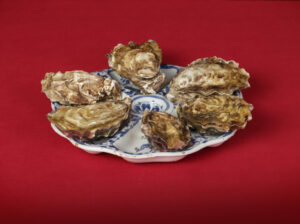 2204 Blue And White Oyster Dish
