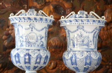 A Pair Of Urns, Delft, Attributed To Adrianus Kocx, 1689–94, H. 23.6 Cm, Dyrham Park, Gloucestershire NT 452218 © National Trust Images/Robert Morris