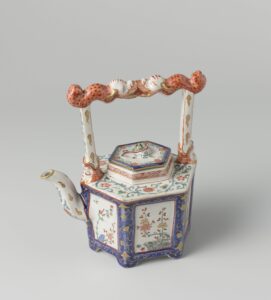 Teapot, ca. 1730, tinglazed earthenware, collection Rijksmuseum (BK-NM-12400-332)