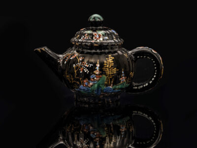 D2390 Black Delftware Teapot And Cover