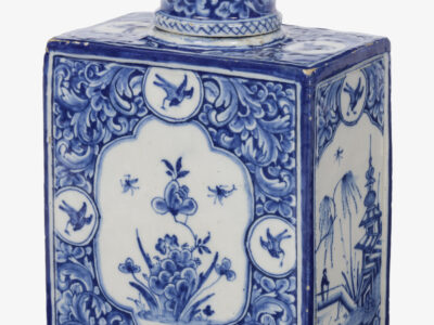 D2337. Blue And White Tea Canister And Cover