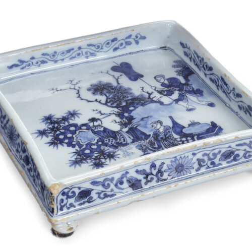 D2308. Blue And White Square Tray
