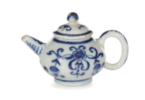D2327. Blue And White Teapot And Cover
