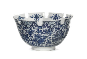 D2314. Blue And White Monteith
