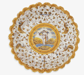 D2301. Polychrome Molded Small Dish Or Crespina