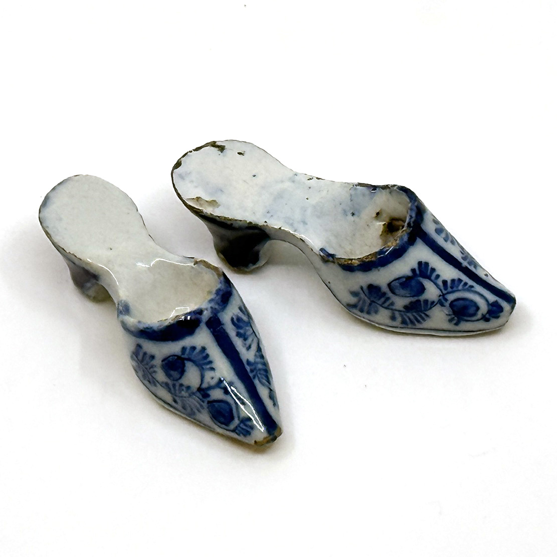 D2167. Pair of Blue and White Models of Shoes Delft, circa 1760