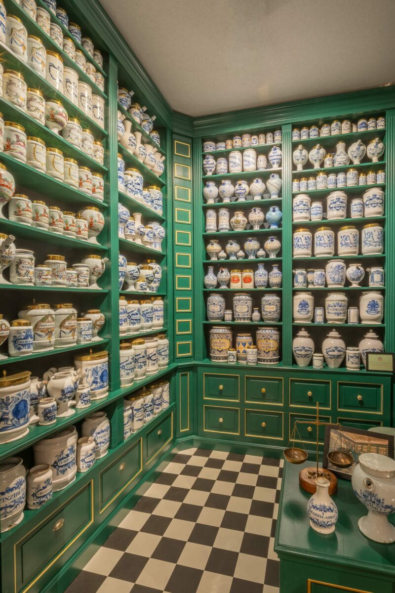 The Van Gelder Collection of Apothecary Ceramics presented by Aronson Antiquairs at TEFAF Maastricht 2026 The Van Gelder Collection of Apothecary Ceramics presented by Aronson Antiquairs at TEFAF Maastricht 2026